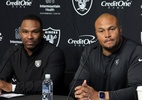 NFL: Dono dos Raiders dispara contra ex-treinador: "Direção errada" - Getty Images