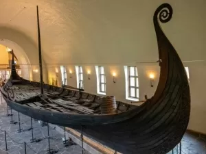 Escavação revela mais antigo sepultamento em navio da Escandinávia