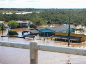 Número de desalojados quase dobra em seis horas no Rio Grande do Sul