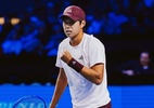 Tien arrasa e pega De Minaur, Darderi vence duelo italiano