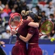 Stefani reencontra Siniakova na final e busca a lideran&ccedil;a da temporada