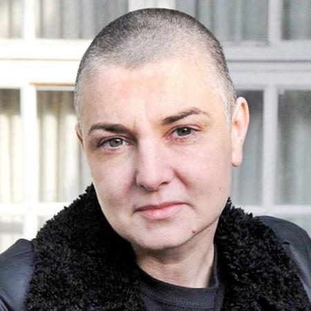 A cantora e compositora irlandesa Sinead O'Connor