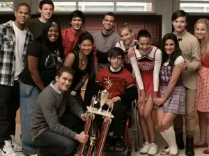 15 anos de Glee: relembre 10 performances incríveis da série
