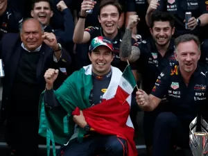 F1: Pai de Pérez exige "desculpas" de quem falou sobre aposentadoria de piloto da Red Bull