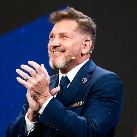 Alejandro Domínguez, chefão da Conmebol, quer Copa do Mundo ainda 'mais gorda' Alejandro Domínguez, chefão da Conmebol, quer Copa do Mundo ainda 'mais gorda'