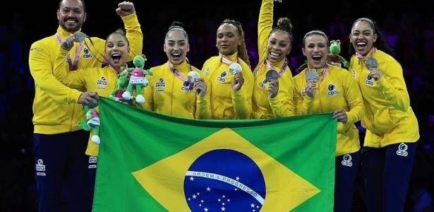 No Mundial de Ginástica, a seleção brasileira conquista prata inédita na disputa por equipes