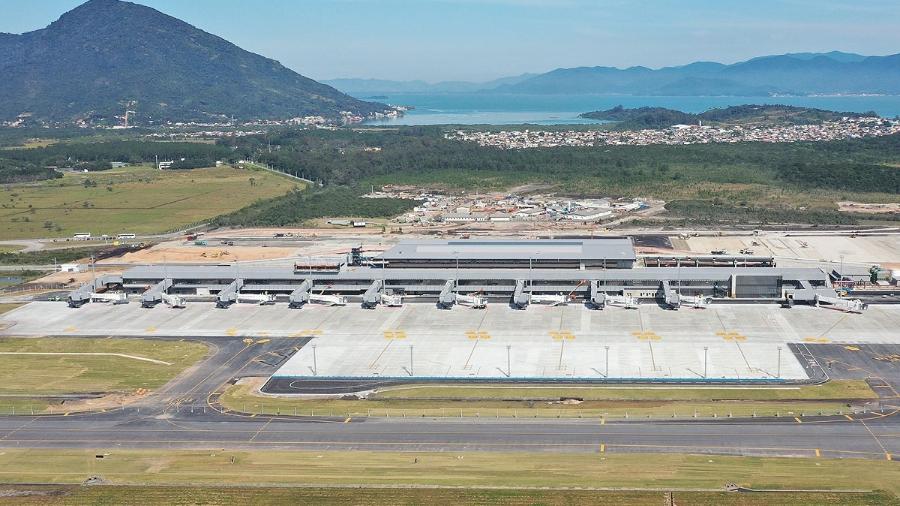 O novo terminal de passageiros do aeroporto de Florianópolis: Zurich Airport pôs fim ao descaso de décadas da Infraero (Sergio Sona) - O novo terminal de passageiros do aeroporto de Florianópolis
