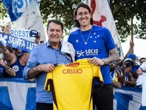 Após suspense, Cruzeiro anuncia a contratação de Cássio