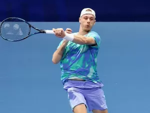 Shapovalov bate Lehecka com autoridade e decide em Belgrado