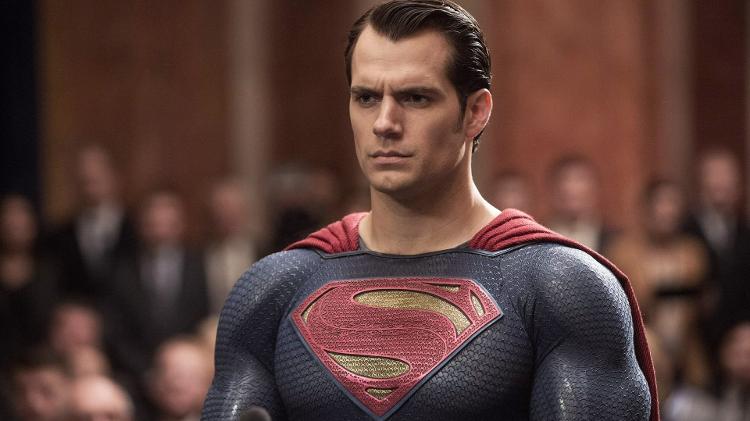 Henry Cavill em cena de 'Homem de Aço' (2013) - -