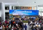 Com desfalques, ato de defesa da democracia relembra ataques de 8 de janeiro - Imagem: Reprodução/YouTube