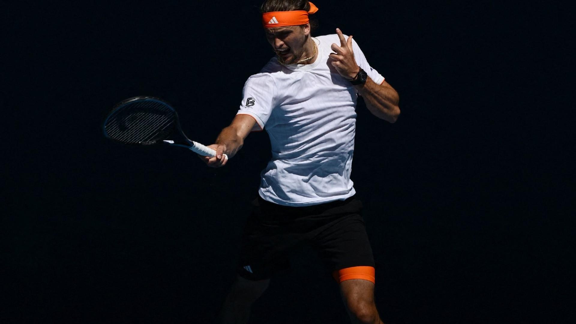 Zverev leva susto, mas passa pela estreia em quatro sets - undefined