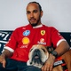 F1: Hamilton 'abre o coração' sobre carinho do público após perda de Roscoe