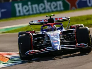 F1: Tsunoda mantém foco na Red Bull, mas não fecha portas para outras equipes