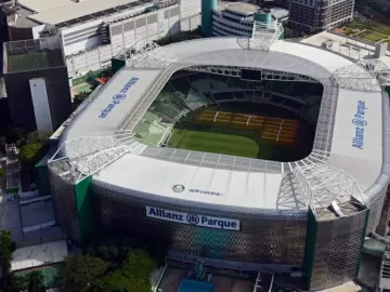 'Virou negócio': igreja aluga estádio em SP para Ano Novo e gera polêmica