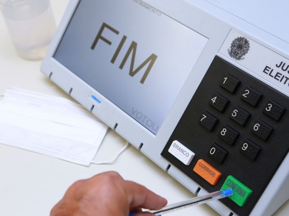 Na entrevista à Jovem Pan, Bolsonaro mostra raiva de mulher e ciúme de Moro