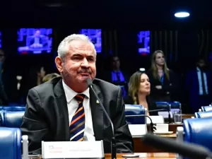 Projeto de emendas 'decreta morte do Congresso', diz relator do Orçamento