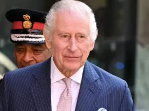 Rei Charles III vai ao primeiro evento após o diagnóstico de câncer