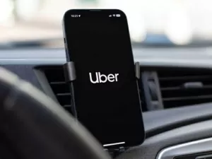 As coisas mais bizarras que passageiros já esqueceram no Uber – versão brasileira