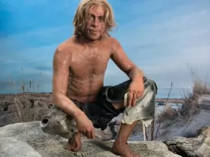 Aparência de homem da Idade da Pedra é reconstruída na Noruega; veja