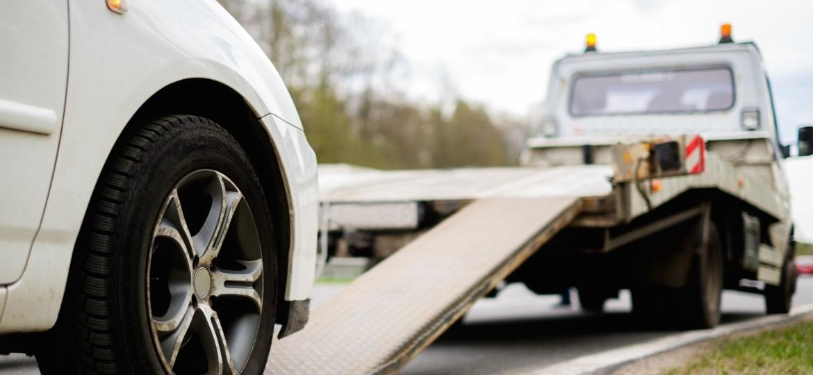 Em vigor desde o mês passado, nova lei sancionada por Bolsonaro concede prazo de 15 dias para evitar que veículo irregular seja rebocado, mas existem exceções - Shutterstock
