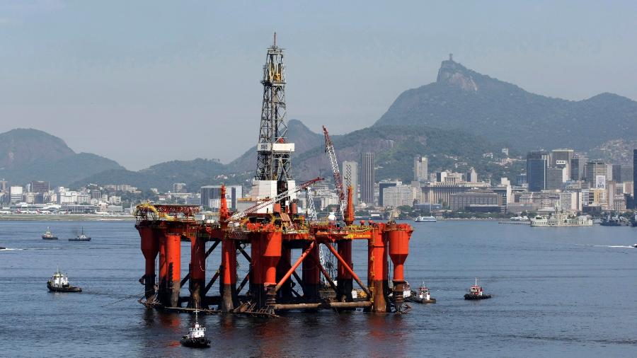 Plataforma de petróleo da Petrobras na baía de Guanabara, no Rio de Janeiro - Bruno Domingos/Reuters