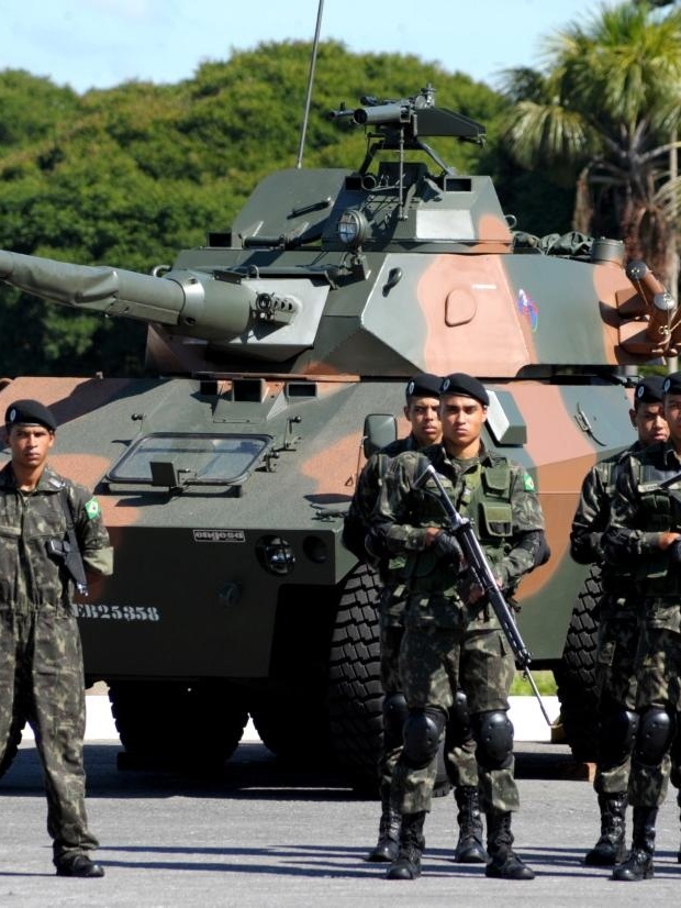 Exército Brasileiro - Alistamento Militar! Você ainda não se alistou? O  prazo se encerra dia 30 de junho. Assista ao vídeo e saiba mais:   Foto tirada durante o acampamento dos soldados