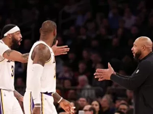 NBA: Darvin Ham está perto de ser demitido do comando dos Lakers