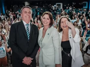 Bolsonaro comenta morte de Amália Barros: "muita dor"