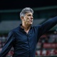 Renato Gaúcho critica clubes pela postura em relação à tragédia no RS