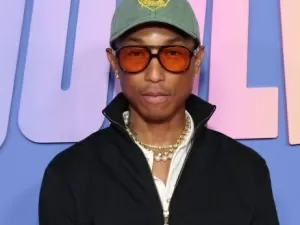 Pharrell Williams critica celebridades que “tomam partido” durante as eleições nos EUA: “Ninguém te perguntou”