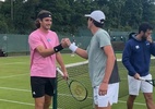 "Acredito que isso é só o começo para ele", diz Tsitsipas sobre Fonseca - Foto: TennisTV/Reprodução