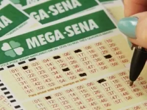 Mega-Sena pode pagar até R$ 6,5 milhões no sorteio desta terça-feira (30)