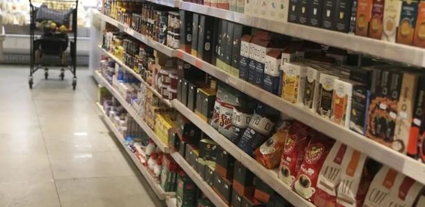 Consumidor aproveita Black Friday para comprar alimentos e itens de limpeza