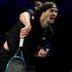 Zverev mantém invencibilidade contra Shelton e vence na estreia