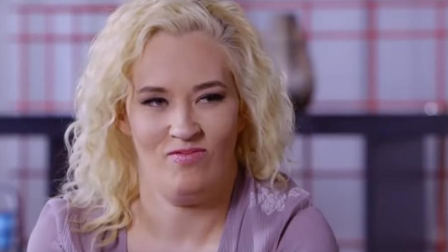 Estrela de reality, Mama June fez tratamento dentário há quatro anos 