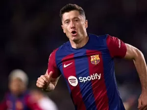 LALIGA: Lewandowski crava hat-trick pelo Barcelona e faz promessa