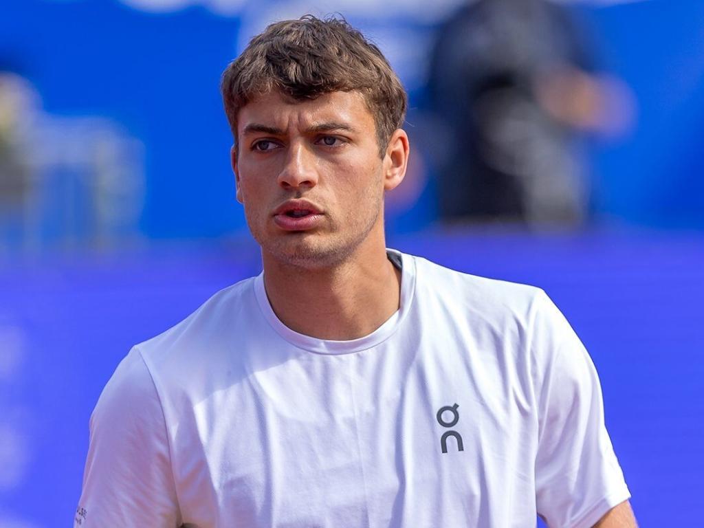 Cobolli passa mal e é o primeiro cabeça de chave eliminado - undefined