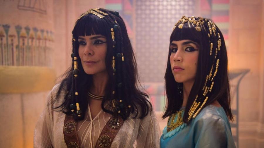Aat (Bianka Fernandes) e Khen (Pérola Faria) ficam grávidas (Reprodução/Record TV) - Reprodução / Internet