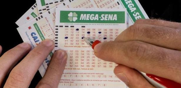 Loterias | Mega-Sena acumula e deve pagar R$ 43,5 milhões; veja dezenas
