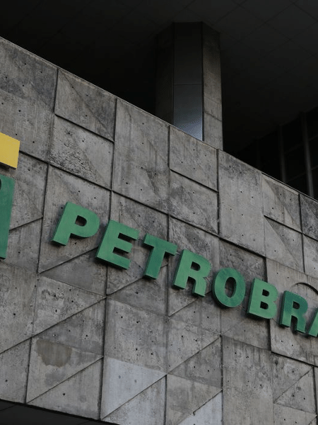 Bolsonaro diz que Petrobras quase faliu nas gestões petistas - Agência Brasil