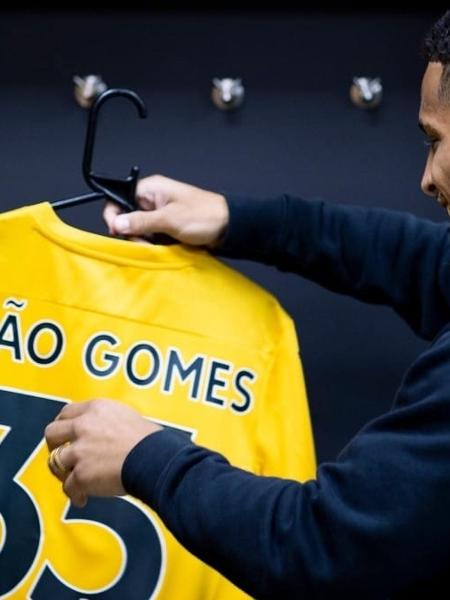 João Gomes, ex-Flamengo, é anunciado pelo Wolverhampton e vai jogar a Premier League em 2023 - Divulgação/Wolverhampton