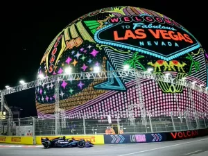 F1: Por que o GP de Las Vegas acontece no sábado?