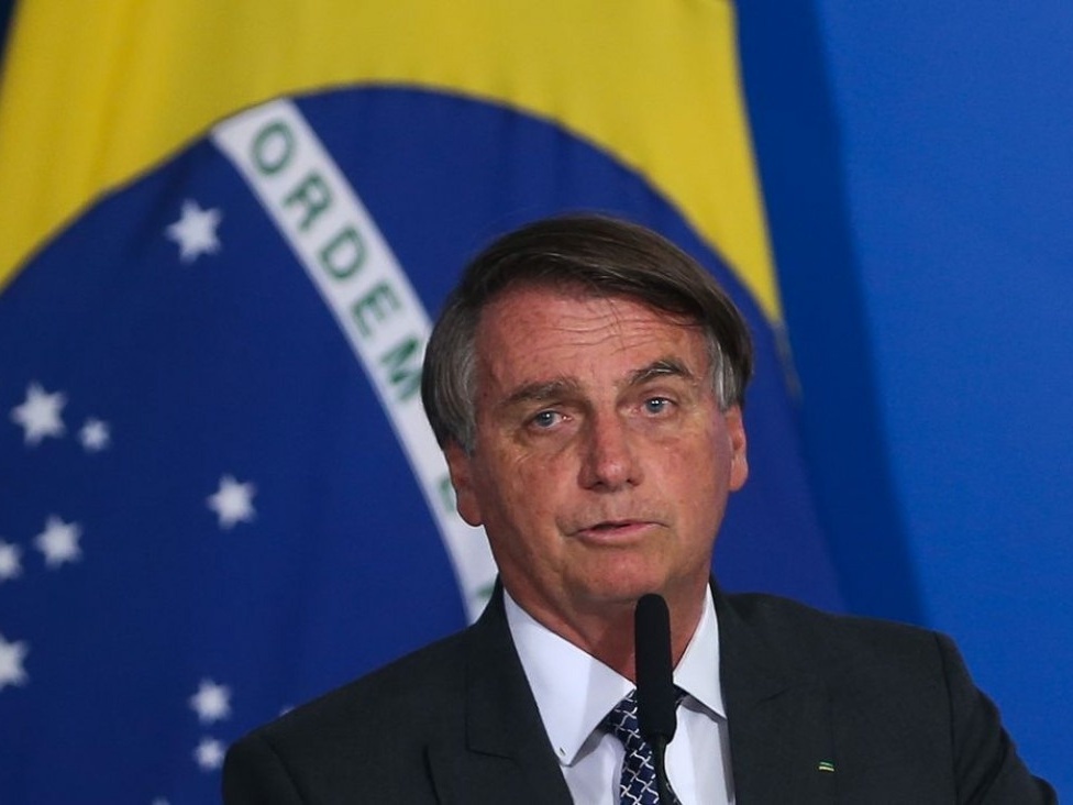 Bolsonaro ignora órgão técnico ao perdoar crimes de policiais e militares