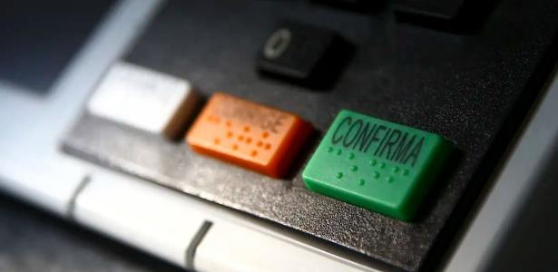 Programas de Governo prometem datacenters, IA e fim da censura nas redes