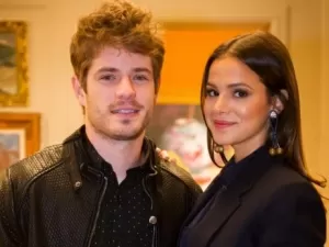 Mauricio Destri diz que não fala mais com Bruna Marquezine e relembra como relação foi exposta pela mãe: "Chorou depois"