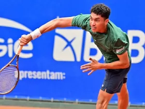 Experiente argentino supera Gustavo Almeida na final em Lujan