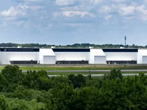 Fábrica de novo avião supersônico foi inaugurada nos EUA