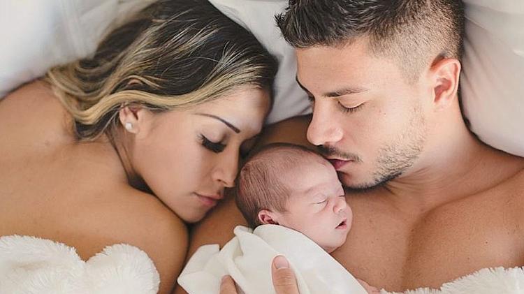 Mayra Cardi e Arthur Aguiar com a filha, Sophia - Reprodução/Instagram - Reprodução/Instagram