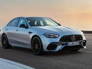 Sedã esportivo da Mercedes-Benz troca V8 por motor 2.0 híbrido de 680 cv